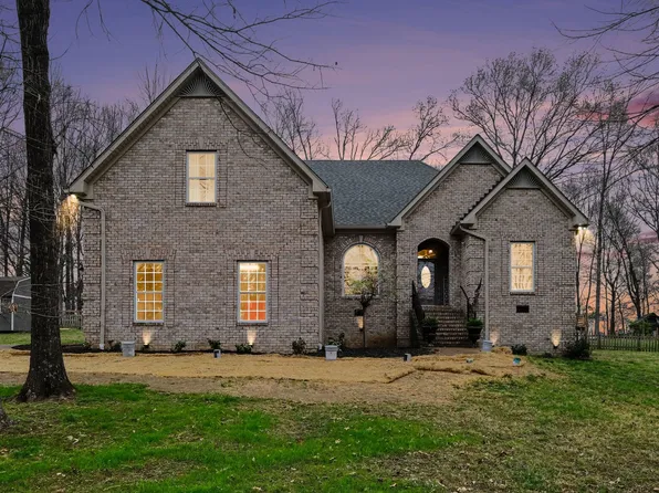 1213 Lake Marie Rd, Gallatin, TN 37066