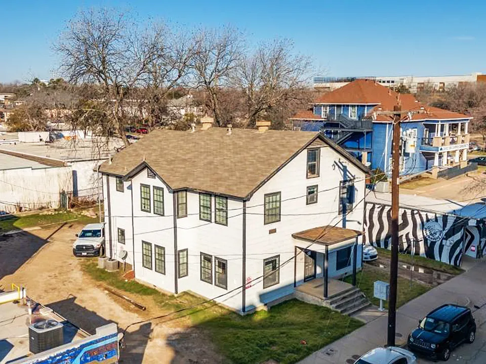 107 Fry St #205