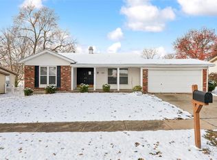 12041 La Padera Ln, Florissant, MO 63033