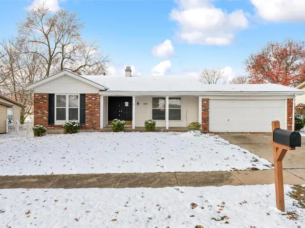 12041 La Padera Ln, Florissant, MO 63033