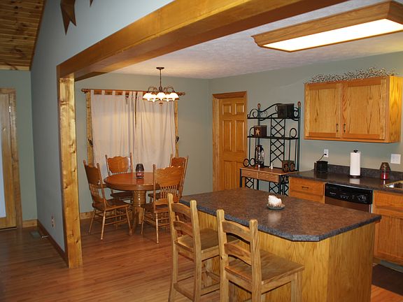 5th image of 197 Oak Shadow Ln