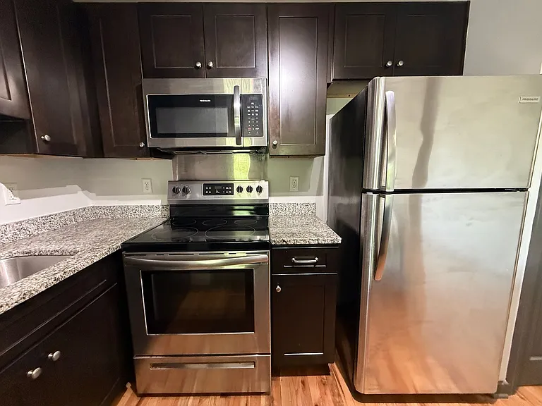 The Ridgewood Apartments in Woodbine - Remodeled Units - Gated Access - Convenient - Ample Parkin... — Photo 10