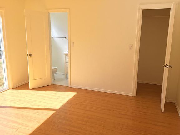 2nd image of 2134 Catalina Blvd