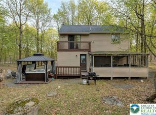 8 Wahoo Ct, Albrightsville, PA 18210