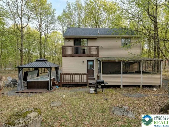 8 Wahoo Ct, Albrightsville, PA 18210
