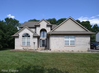 1923 Woodbine Dr, Canton, MI 48188