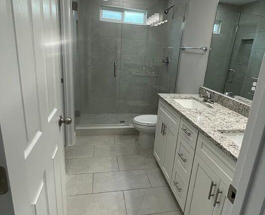 5th image of 3213 PINE Avenue