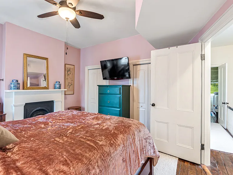 2915 E Marshall St — Photo 24