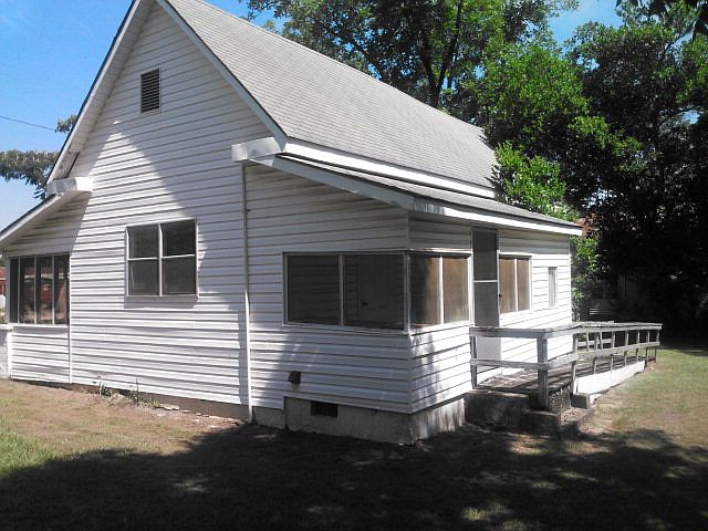 2nd image of 110 N Doswell St