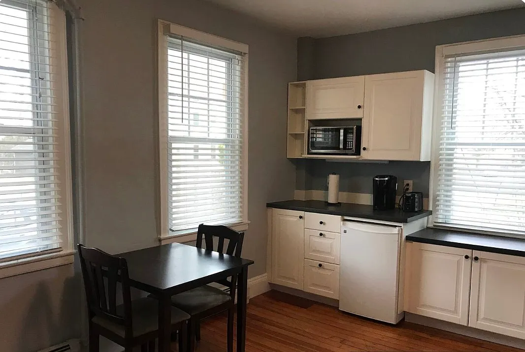1 bed, $1,300 — Photo 3