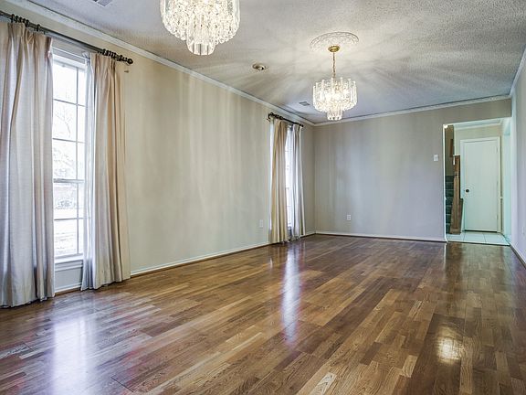 5th image of 1101 Oakmont Dr