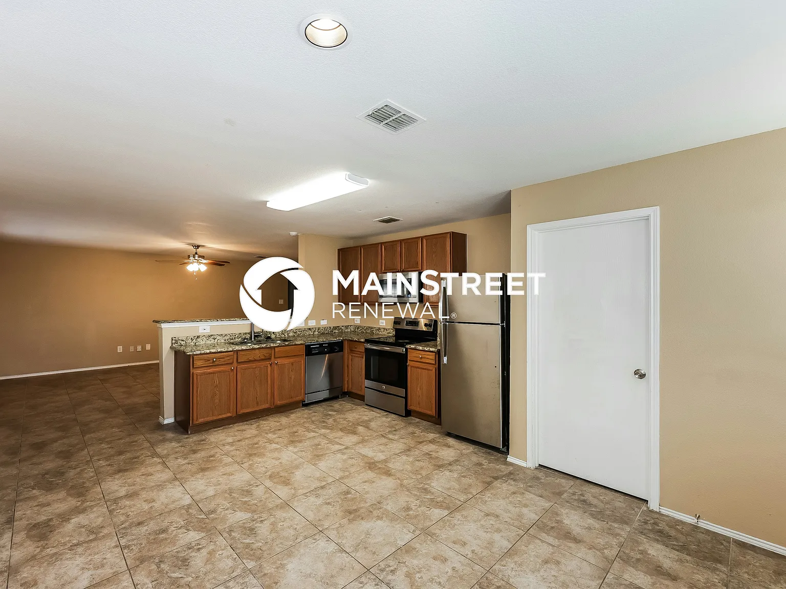 1420 Castle Ridge Rd — Photo 4