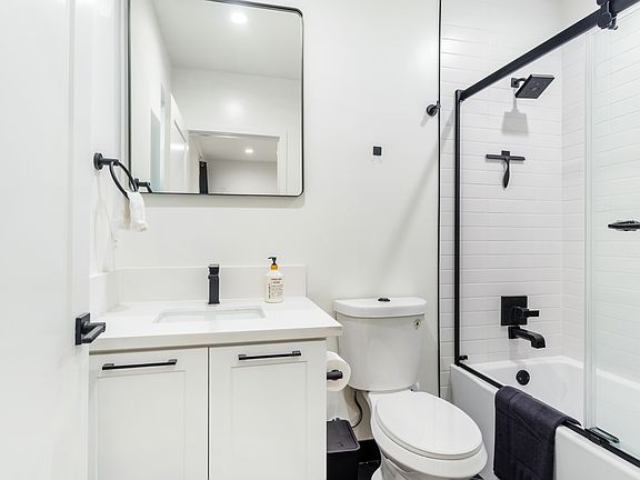 5th image of 1227 N June St #D