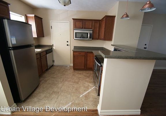 5th image of 814 S 38th St APT 3