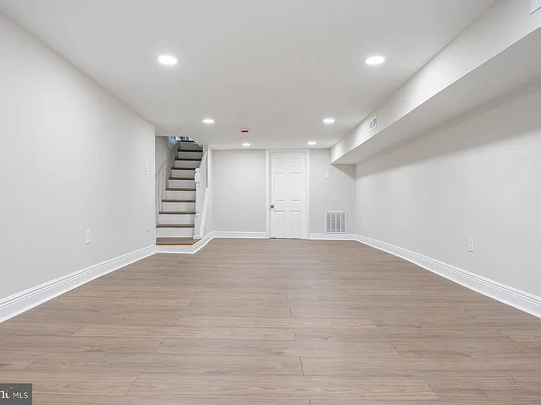 117 Collins Ave S — Photo 25