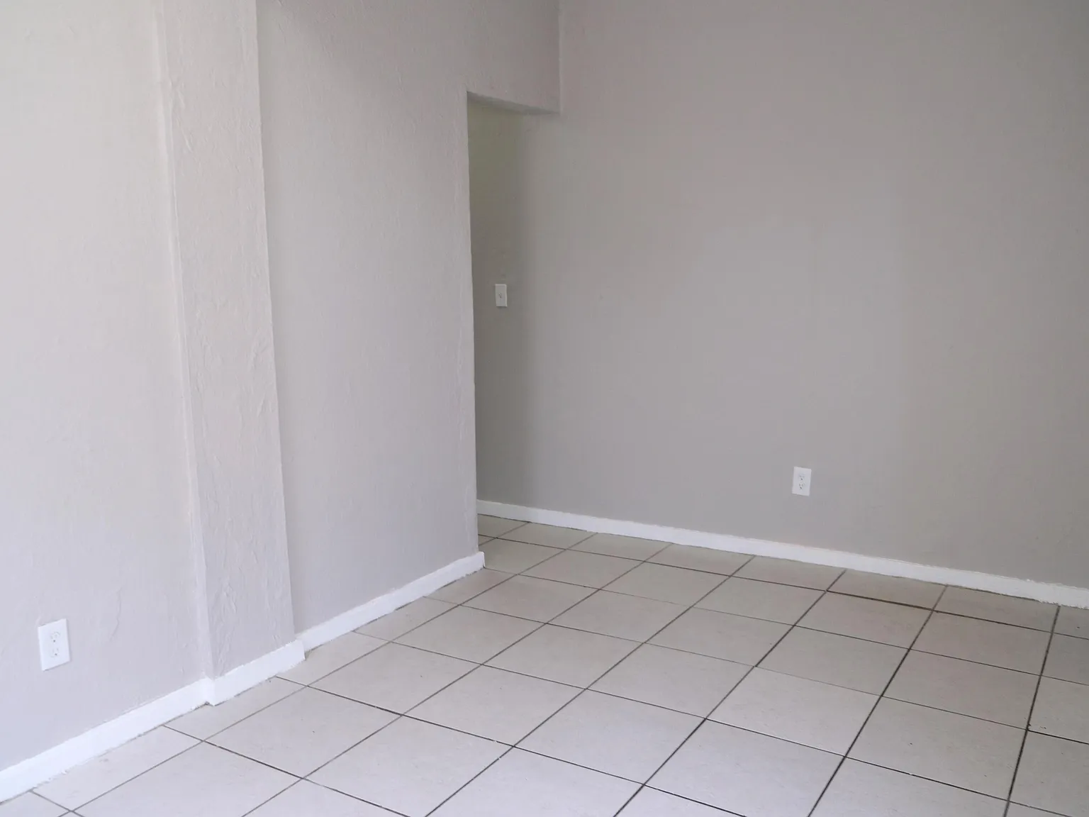2 bed, 1.0 bath, 750 sqft, $1,990 — Photo 3