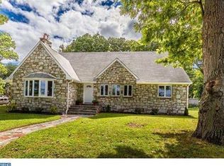 701 Filbert St, Palmyra, NJ 08065