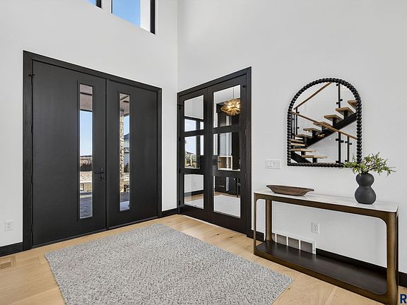 4th image of 1601 S Scarlet Oak Pl