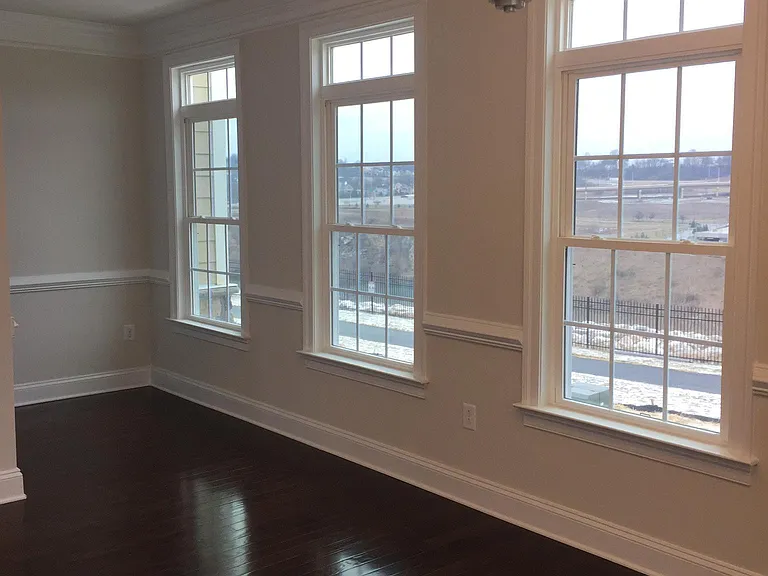 401 Gladstone Ct — Photo 11
