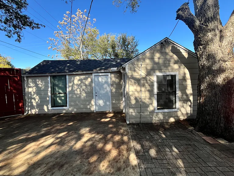 1143 Wilbur St — Photo 22