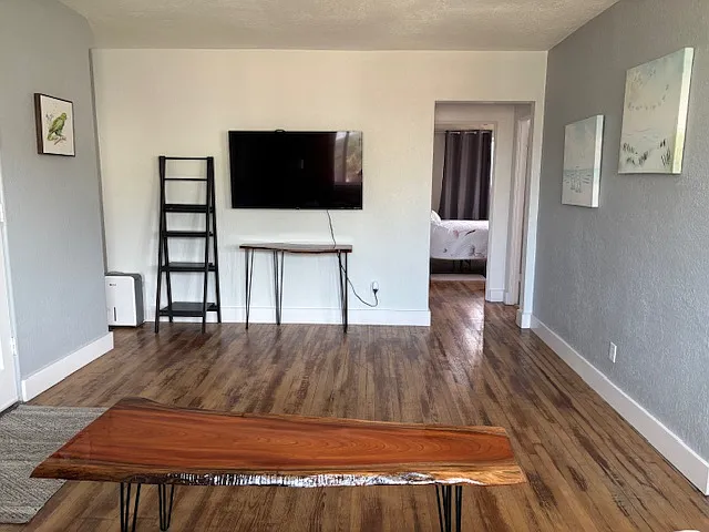 601 University Blvd — Photo 3