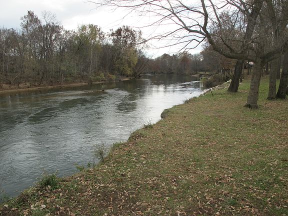 5th image of 687 Meramec Shores Dr
