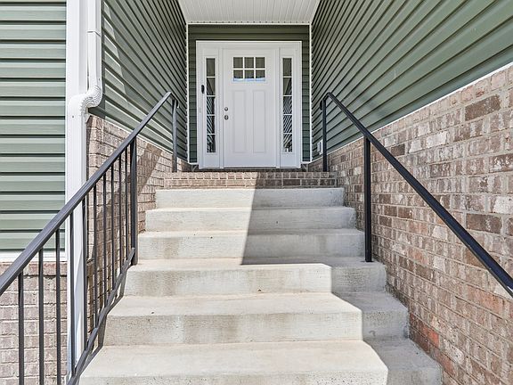 3rd image of 161 Ardell Dr
