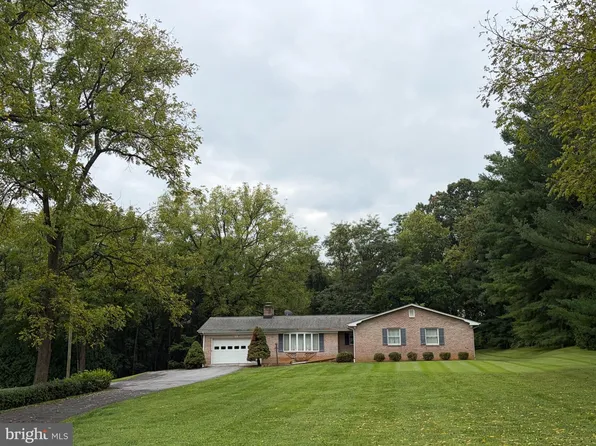 76 Davis Ln, Berryville, VA 22611