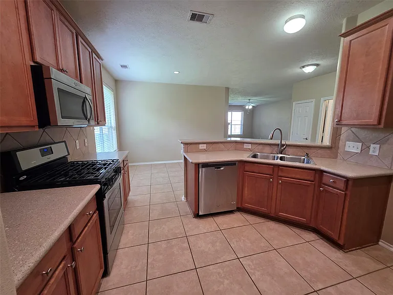 2242 Waxwing Dr — Photo 5