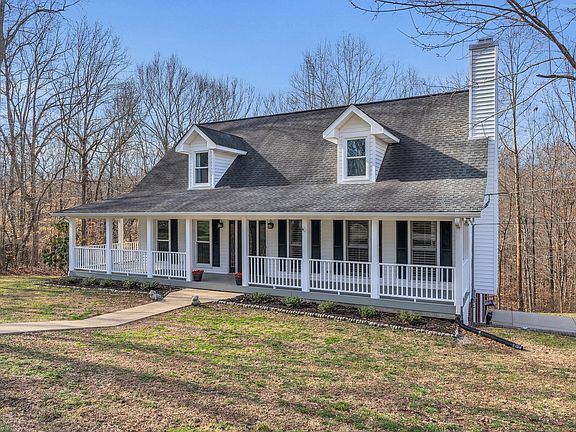 3rd image of 1028 Lakeside Ct