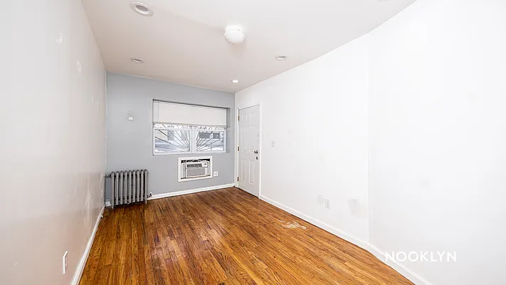 Rented by Nooklyn NYC LLC | media 18
