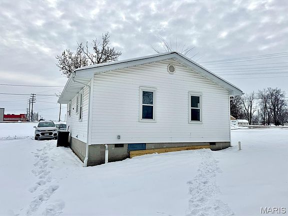 3rd image of 905 William St