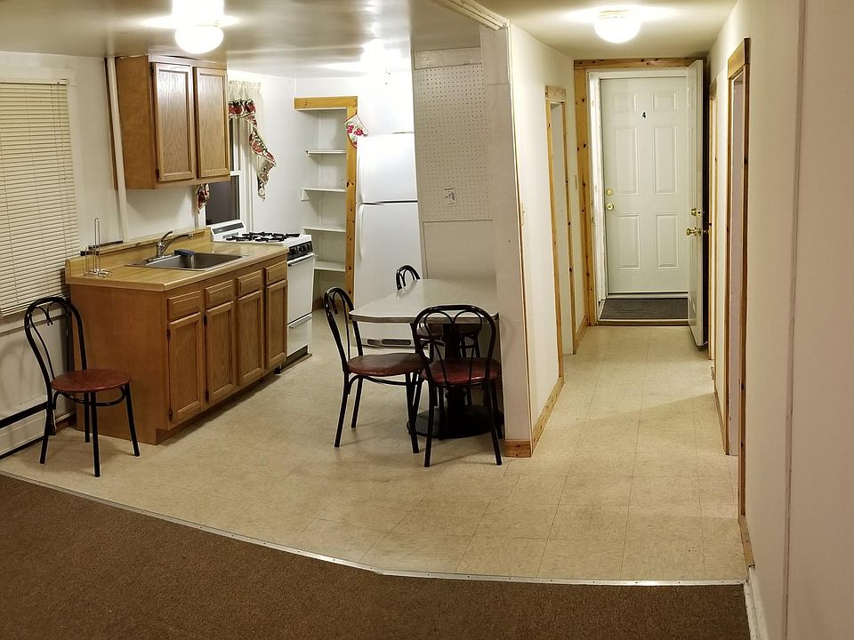 Kitchen & entrance hallway