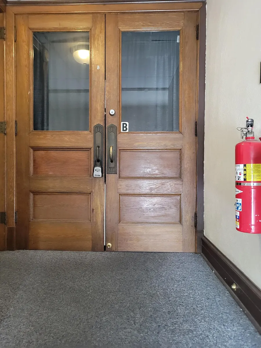 Building Photo - 210 N State St #B
