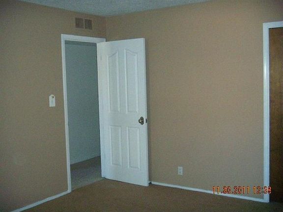 3rd image of 7920 Sartan Way NE