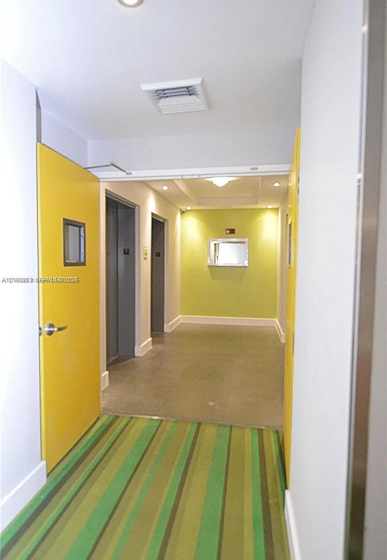 The Loft Downtown Ii Cond — Photo 3