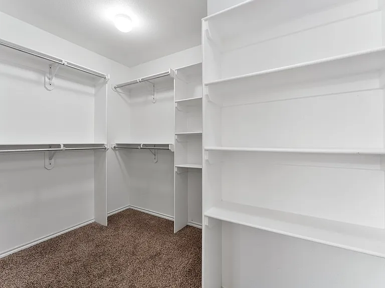 716 Duke Ave — Photo 13