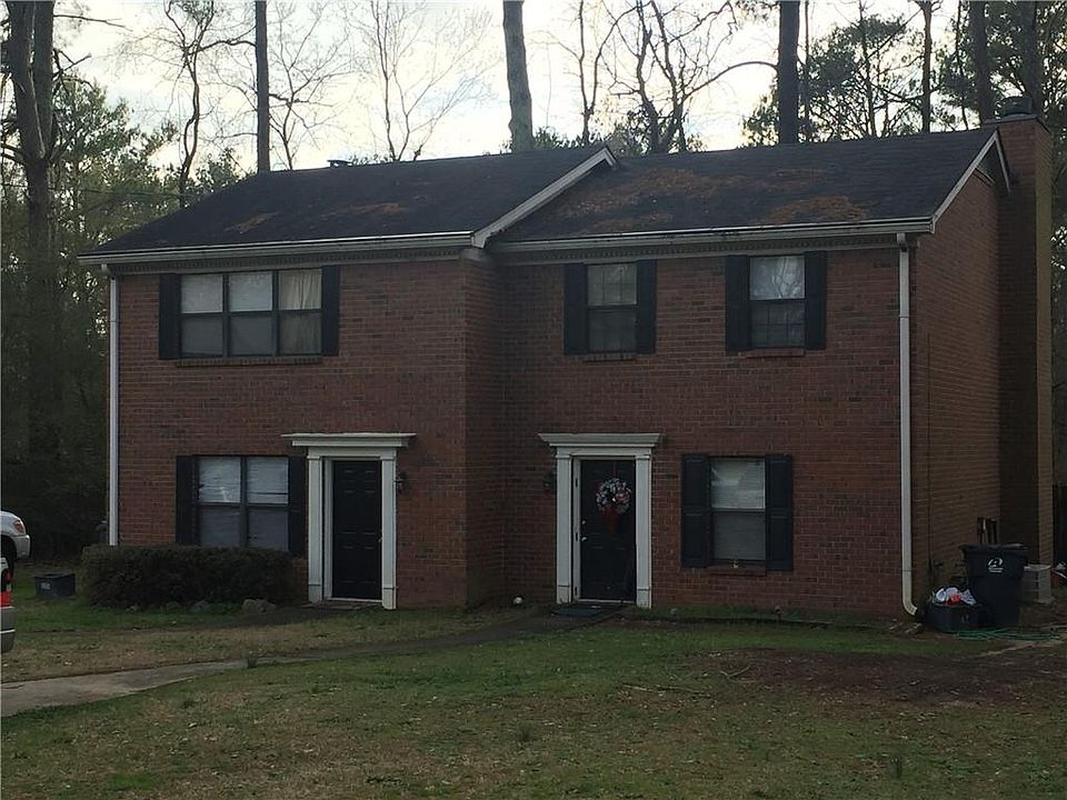 2nd image of 852 Yorkshire Ln