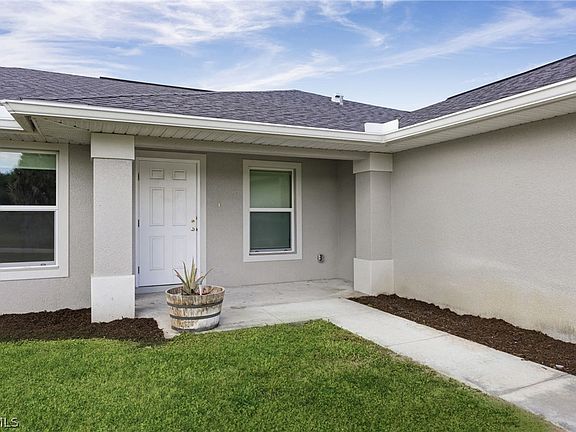 3rd image of 6023 Thrush Ave