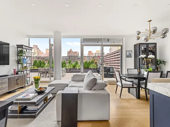 246 W 17th St #4B, New York, NY 10011