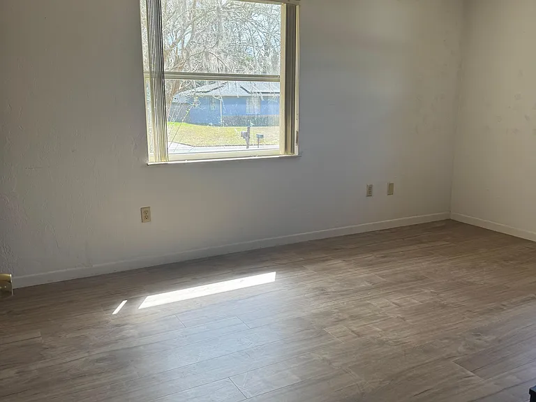 308 Violet Ln — Photo 22
