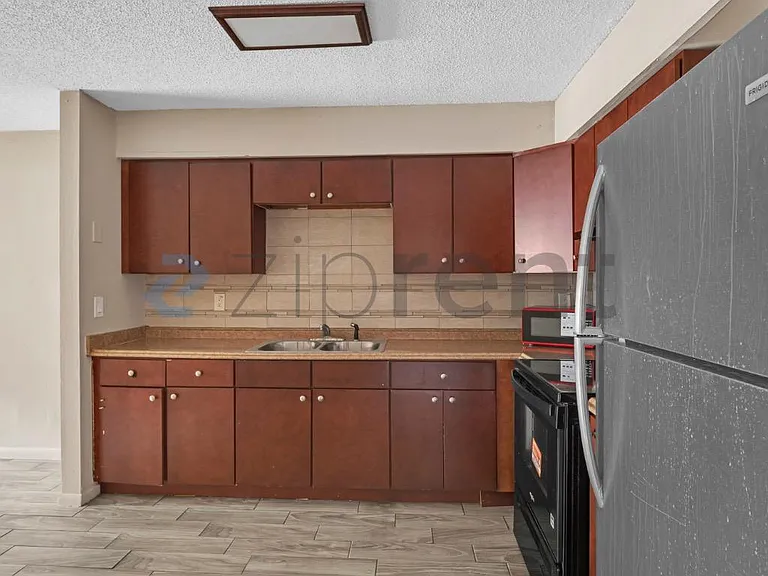 8117 N Mulberry St #B — Photo 6