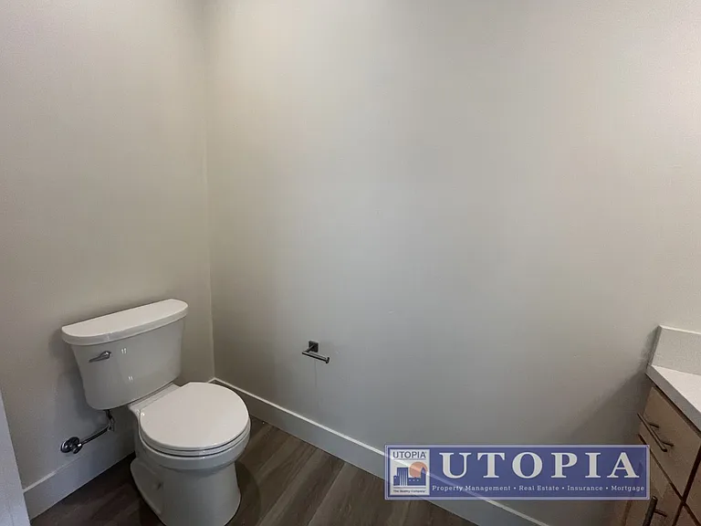 528 Dufour St #A — Photo 5