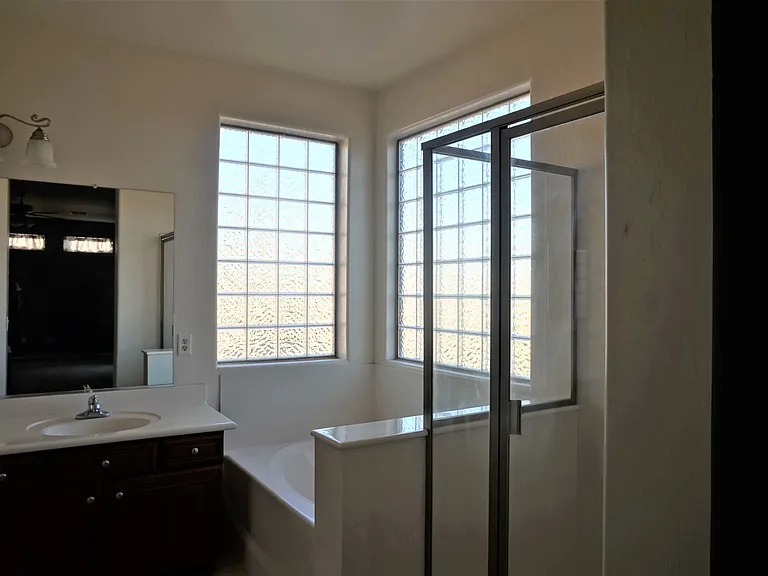 2586 E Remington Pl — Photo 10