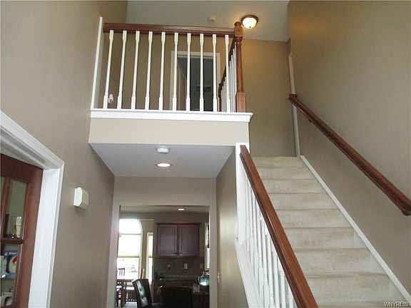 4th image of 40 Saddlebrook Ct