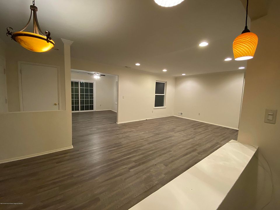 1st image of 704 Zlotkin Cir APT 3