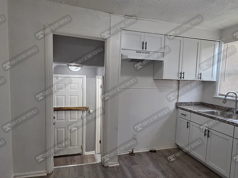 5293 Berkshire St — Photo 21