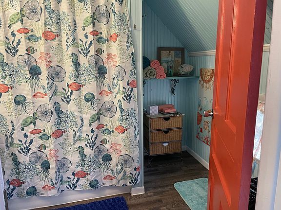 4th image of 351 Jones Ave #2