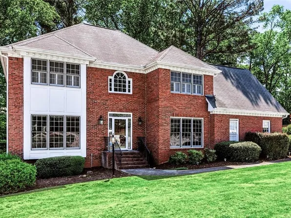 1664 Holly Lake Cir, Snellville, GA 30078