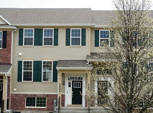 1204 Neubauer Cir #1304, Lindenhurst, IL 60046